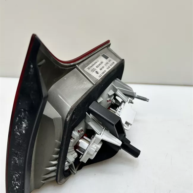 Fanale posteriore parte interno sinistro