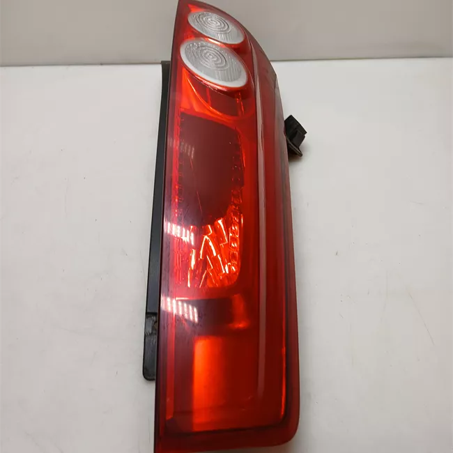 Fanale posteriore sinistro