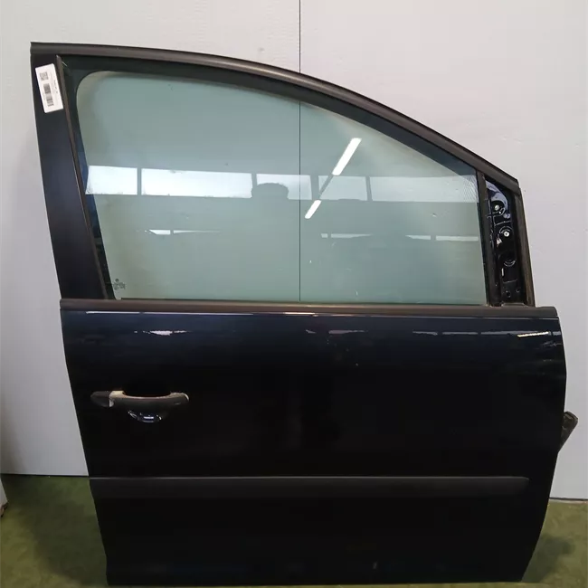 Porta anteriore destra