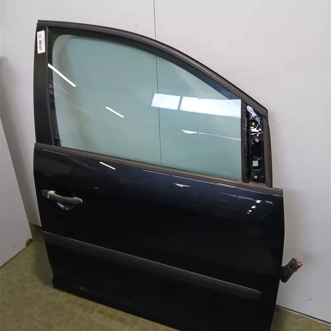 Porta anteriore destra