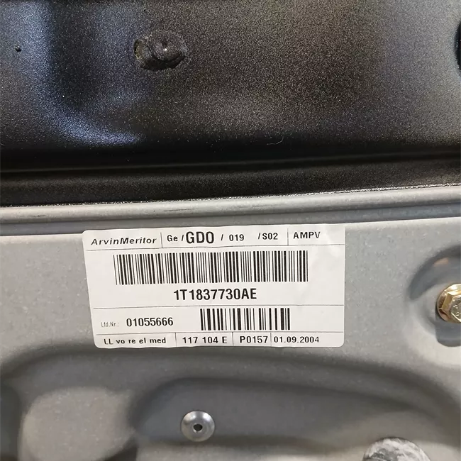 Porta anteriore destra