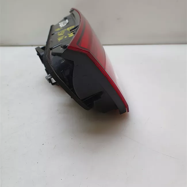 Fanale posteriore parte interno sinistro Led, con retronebbia