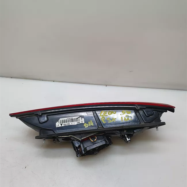 Fanale posteriore parte interno sinistro Led, con retronebbia