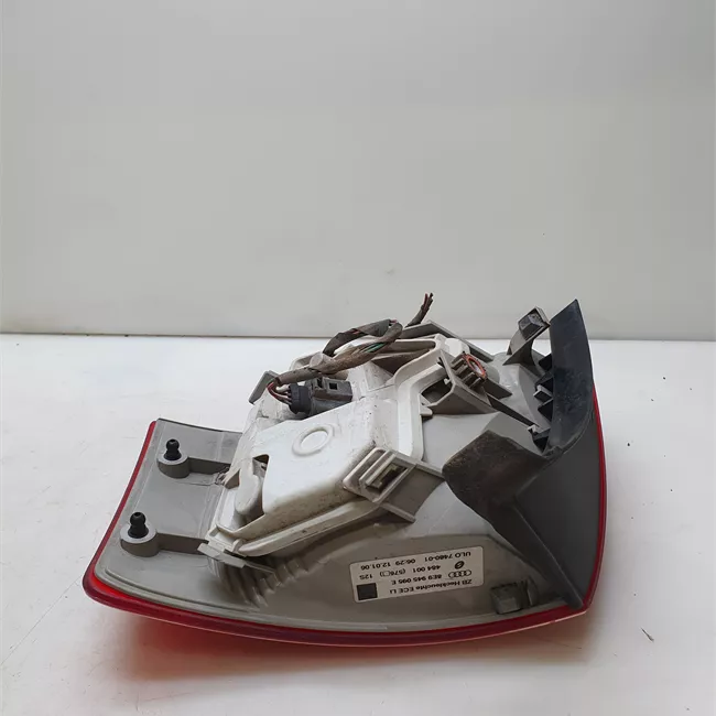 Fanale posteriore parte esterno sinistro