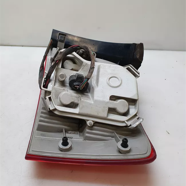 Fanale posteriore parte esterno sinistro