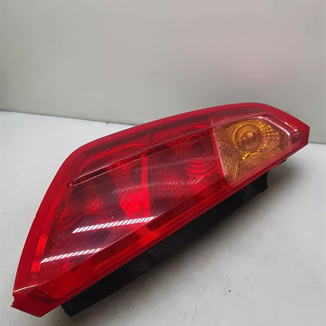 Fanale posteriore sinistro