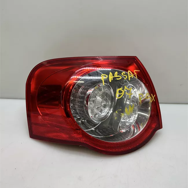 Fanale posteriore parte esterno sinistro