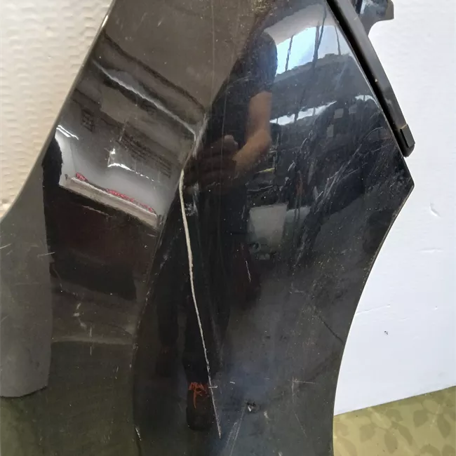 Parafango anteriore destro