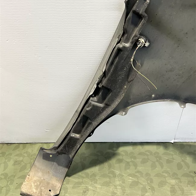 Parafango anteriore sinistro