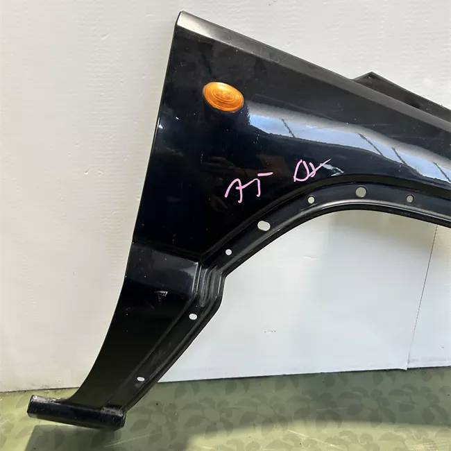 Parafango anteriore destro