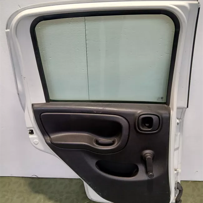 Porta posteriore sinistra senza fasce paracolpi