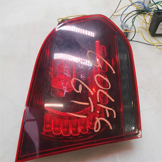 Fanale posteriore parte interno sinistro Led/oscurato