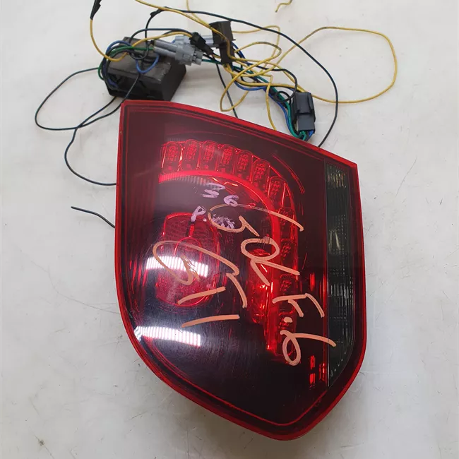 Fanale posteriore parte interno destro Led/oscurato