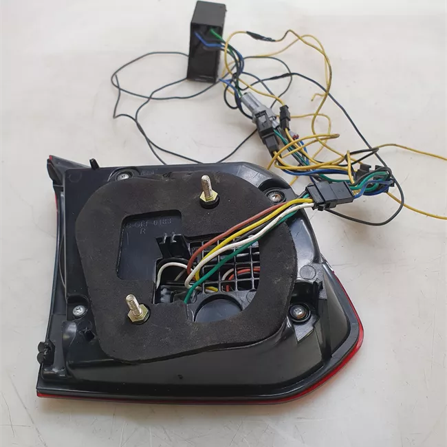 Fanale posteriore parte interno destro Led/oscurato