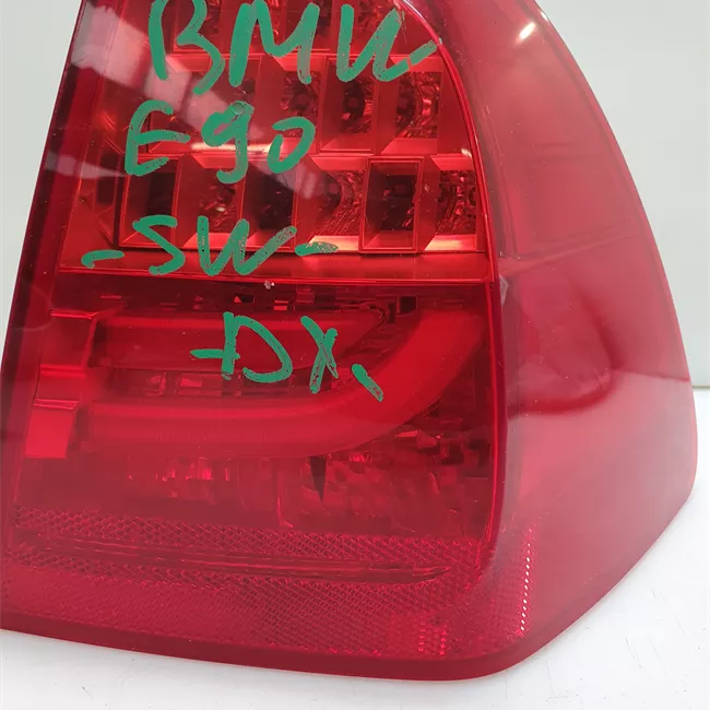 Fanale posteriore parte esterno destro