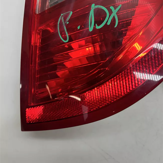 Fanale posteriore destro Avantgarde