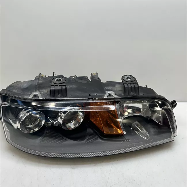 Proiettore destro con fendinebbia