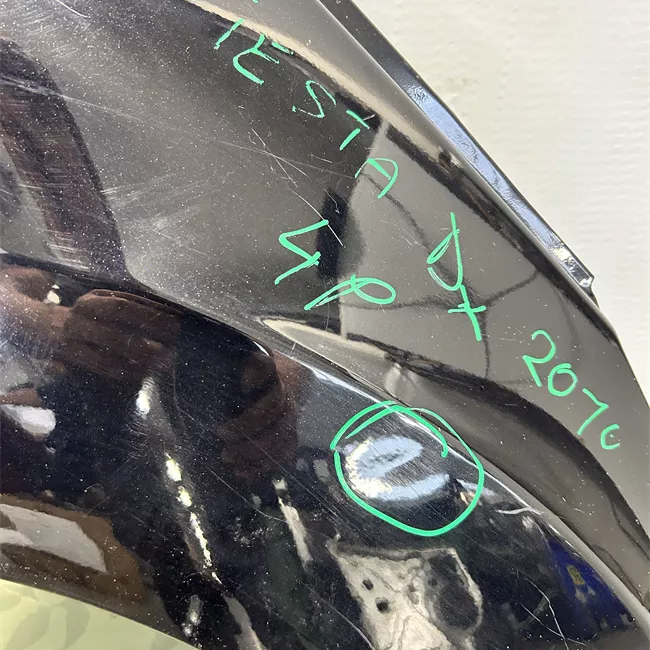 Parafango anteriore destro