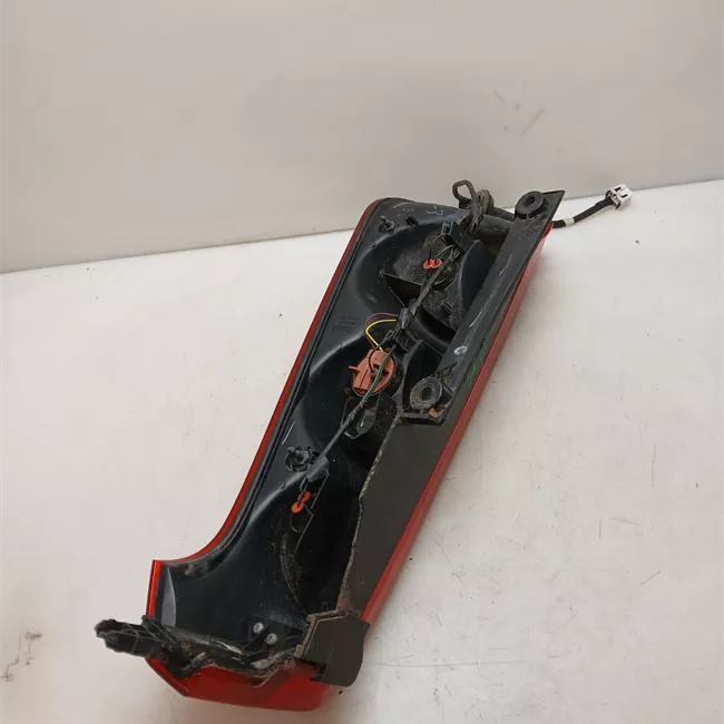 Fanale posteriore parte inferiore sinistro