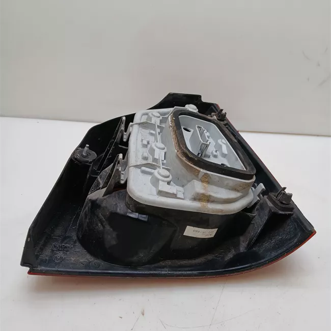 Fanale posteriore sinistro