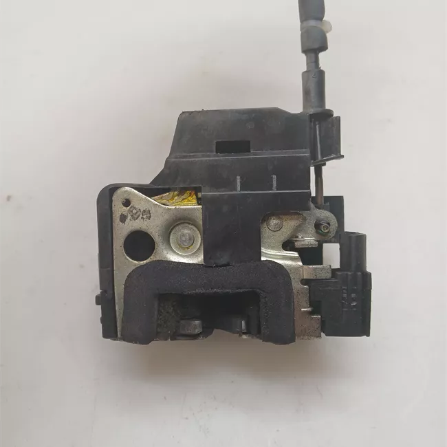 Serratura porta anteriore sinistra