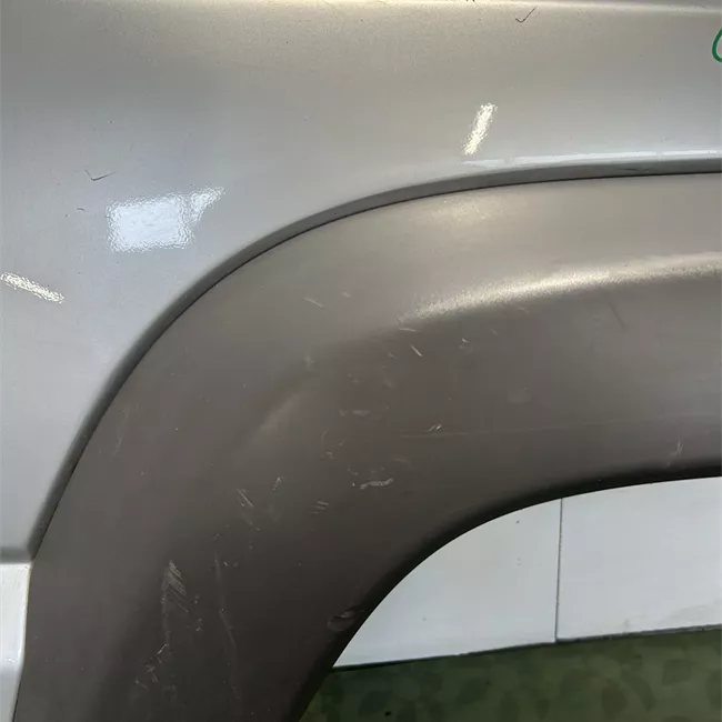 Parafango anteriore destro