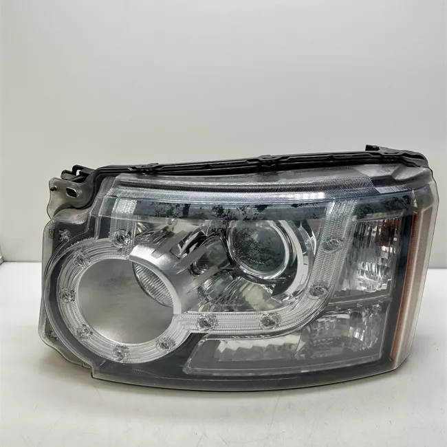 Proiettore sinistro con regolazione manuale