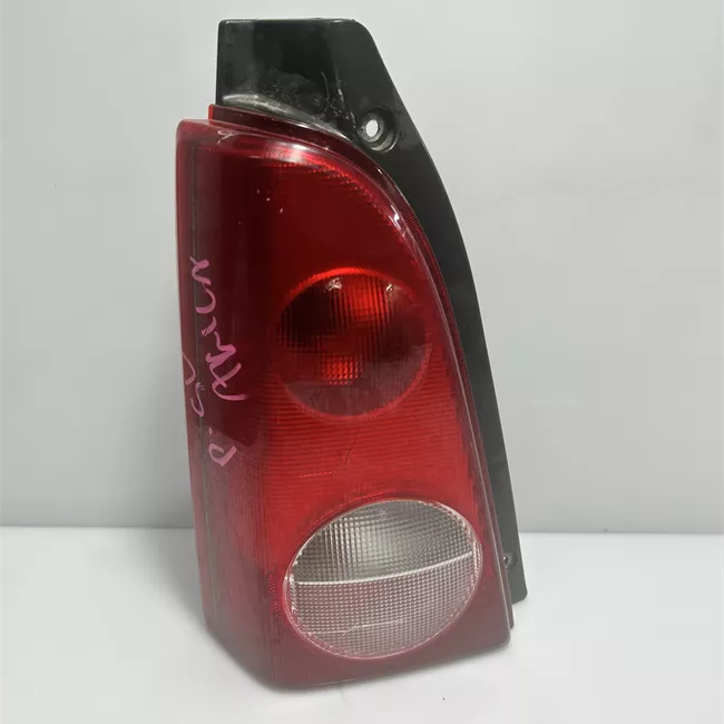 Fanale posteriore sinistro