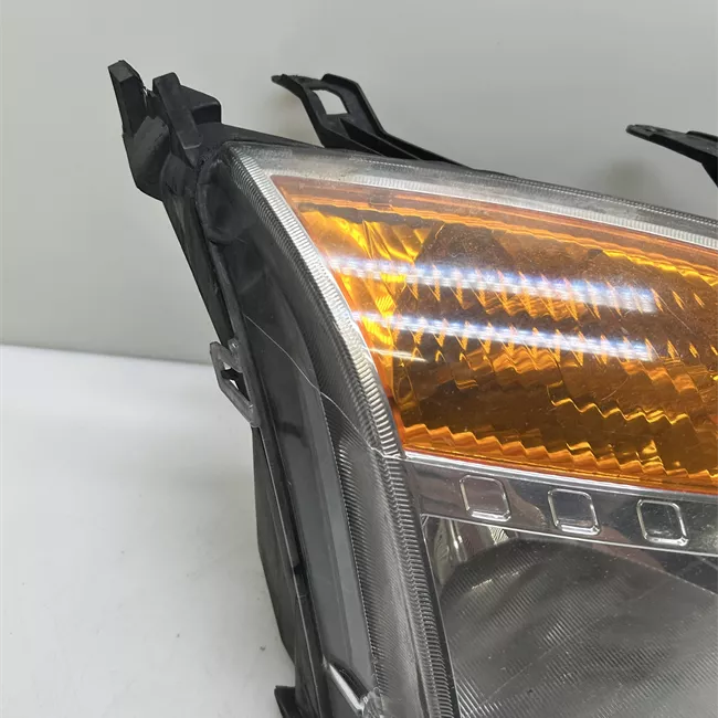 Proiettore destro Ambra