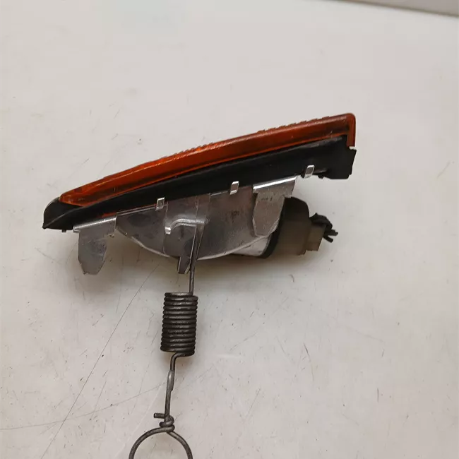 Fanalino anteriore sinistro