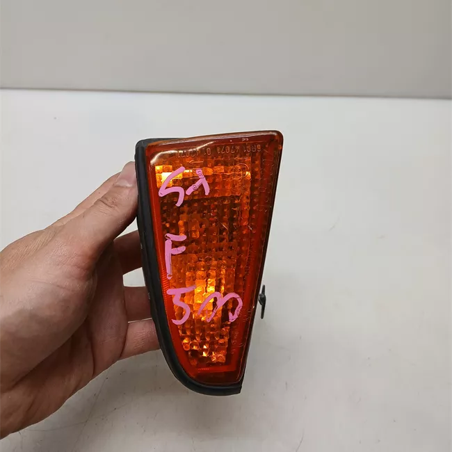 Fanalino anteriore sinistro