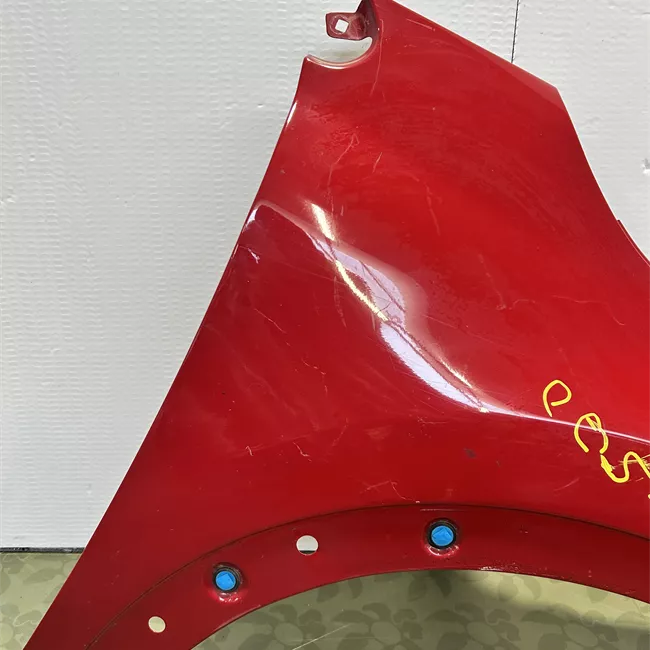 Parafango anteriore destro