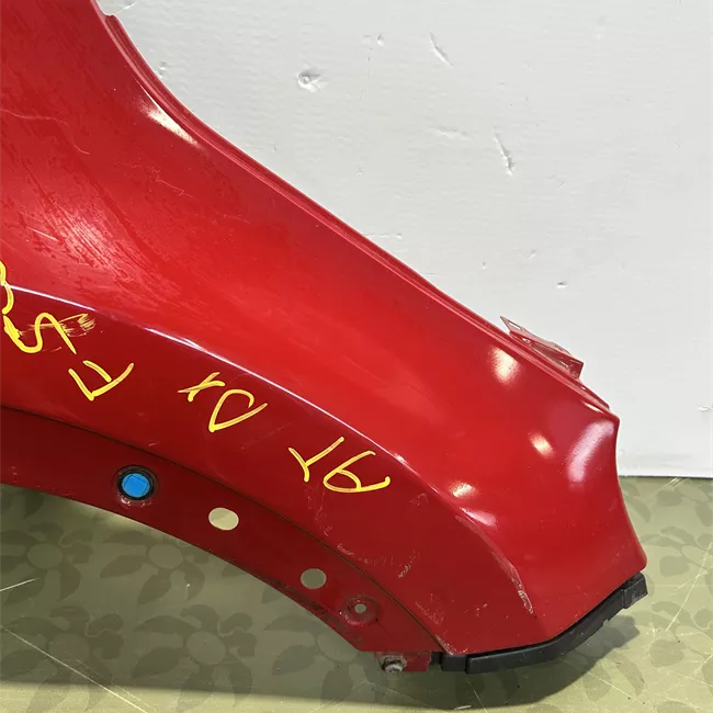 Parafango anteriore destro