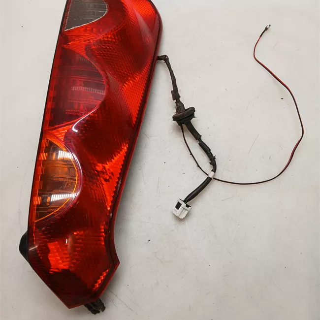 Fanale posteriore parte inferiore sinistro