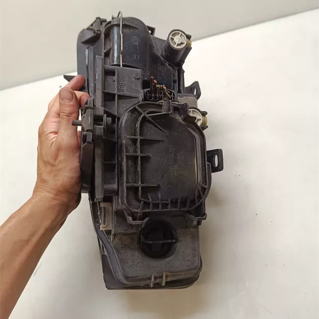 Proiettore destro regolazione altezza