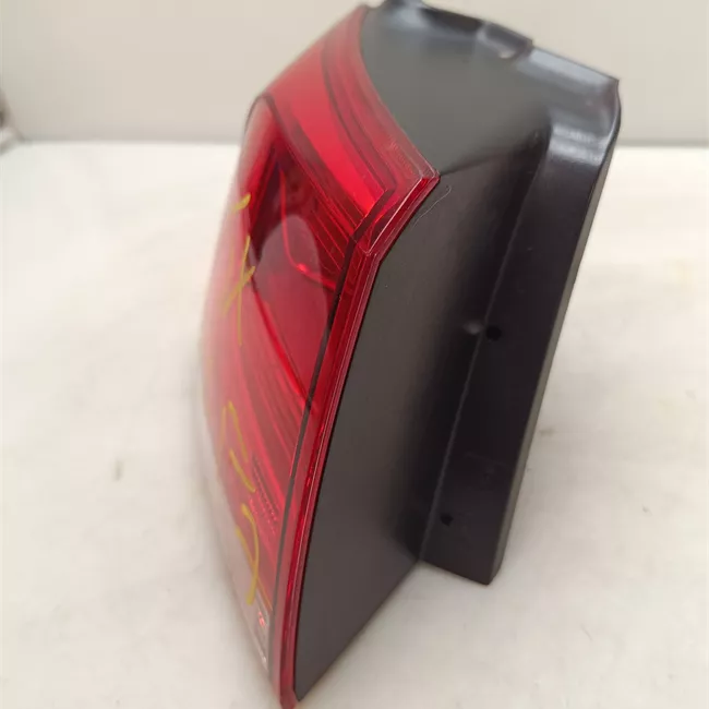 Fanale posteriore parte esterno sinistro