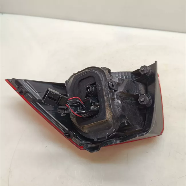 Fanale posteriore parte esterno sinistro