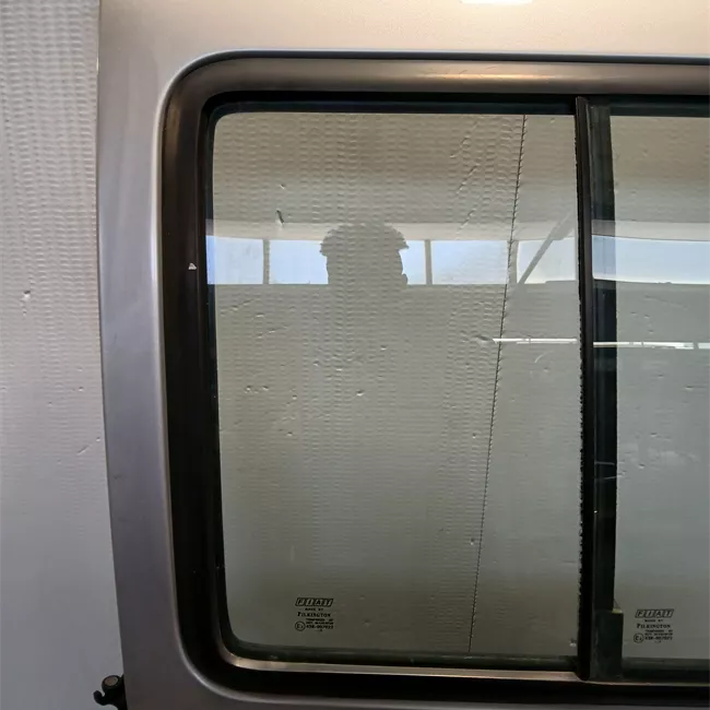 Porta posteriore destra