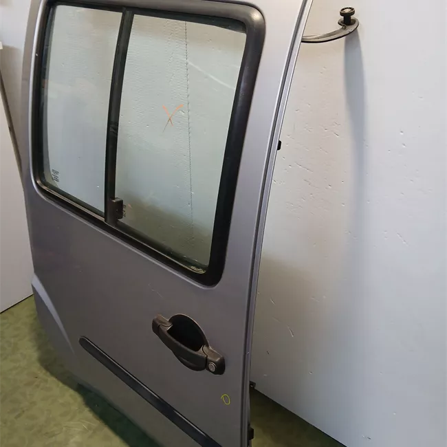 Porta posteriore destra