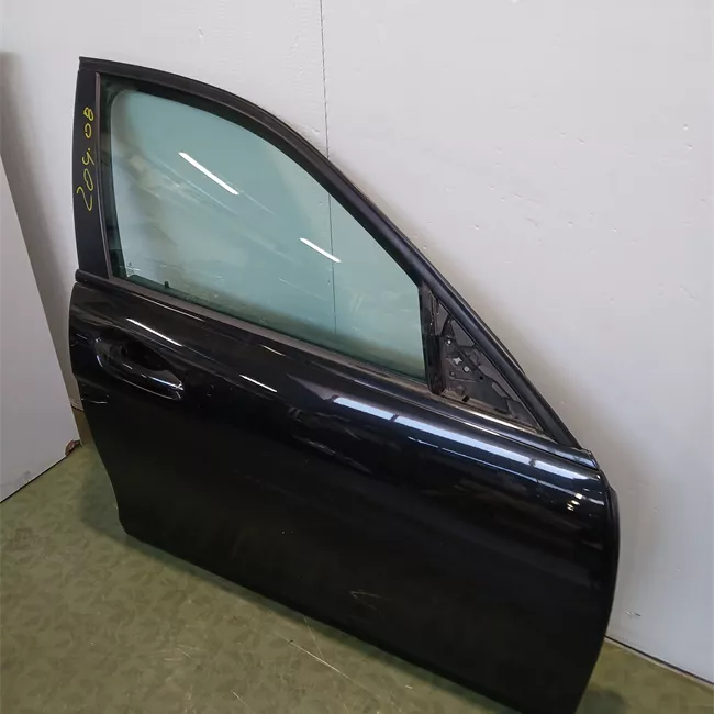 Porta anteriore destra