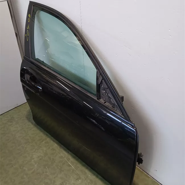 Porta anteriore destra