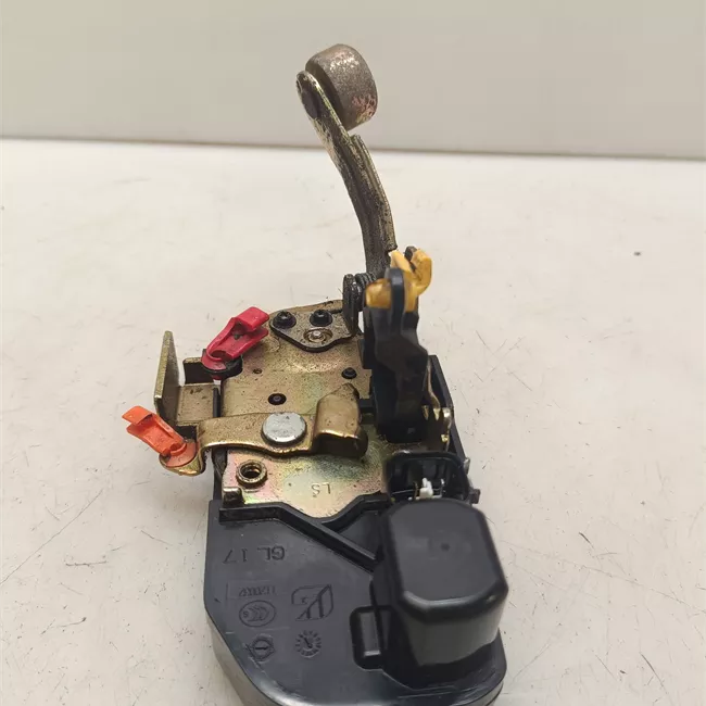 Serratura porta anteriore sinistra