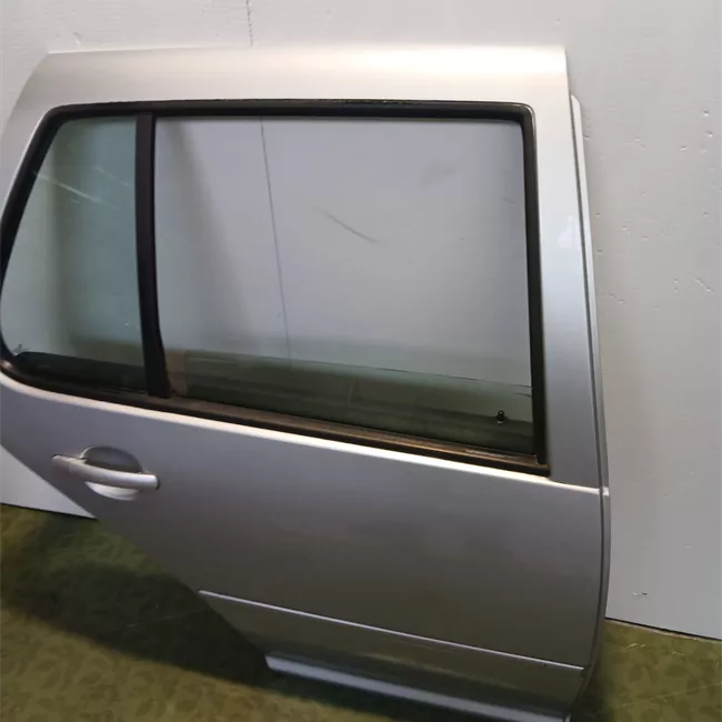 Porta posteriore destra