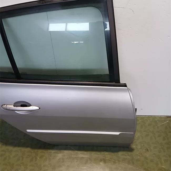 Porta posteriore destra