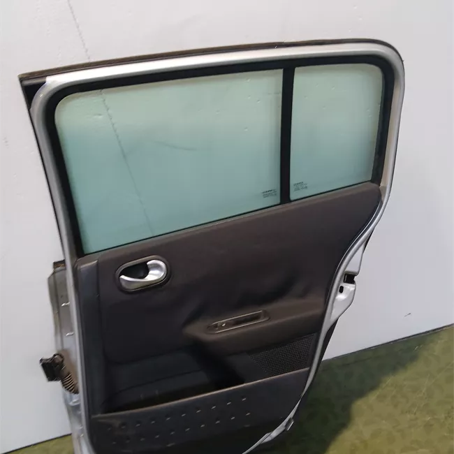 Porta posteriore destra