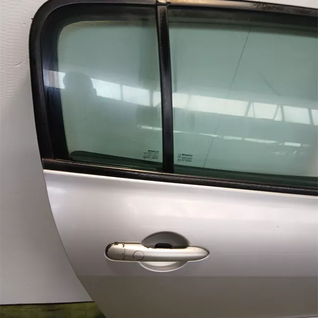 Porta posteriore destra