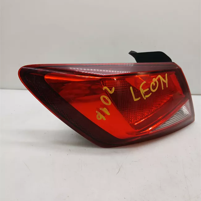 Fanale posteriore parte esterno sinistro