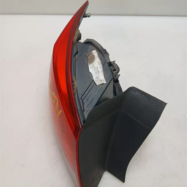 Fanale posteriore parte esterno sinistro