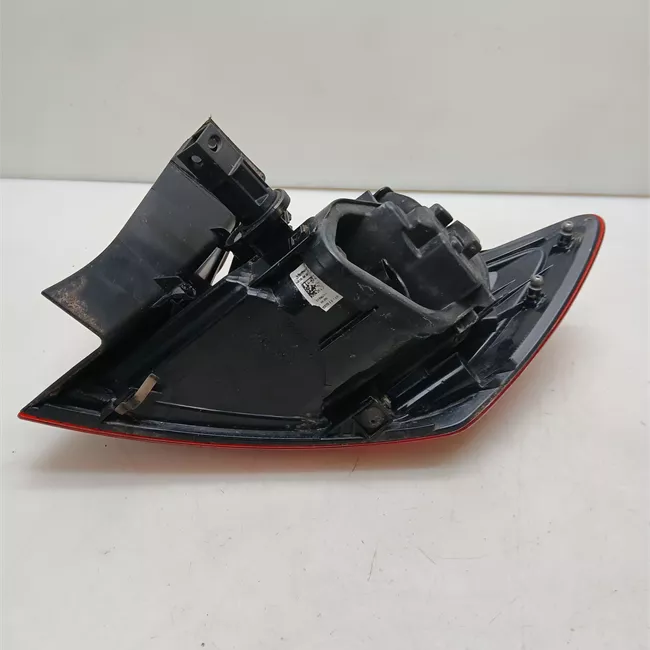 Fanale posteriore parte esterno sinistro