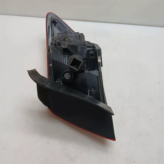 Fanale posteriore parte esterno sinistro